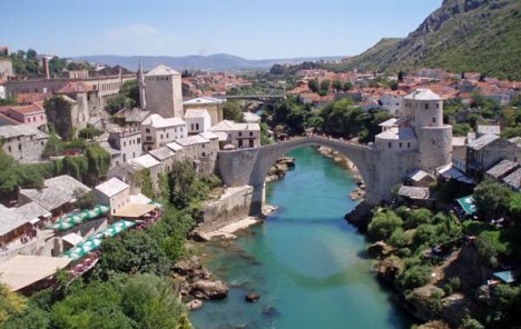Mostaru Duge cijevi na ulicama Mostara - Kastela.COM