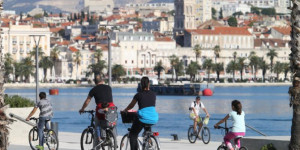 01.11.2015., Split - Prvi dan studenog u Splitu idealan za uzivanje. Photo: Ivo Cagalj/PIXSELL